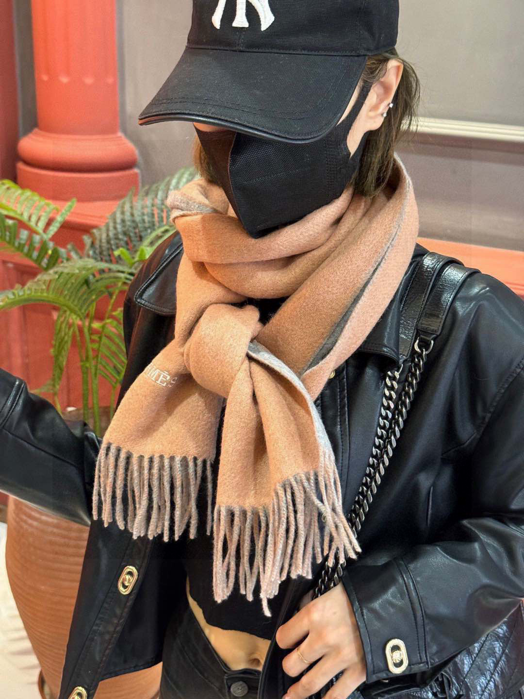  ✨✨太美了😍 爱马仕 情侣款 美到要尖叫😱专柜最新款🎊英伦欧美范儿 又是一款即时尚又实用的大围巾&长巾