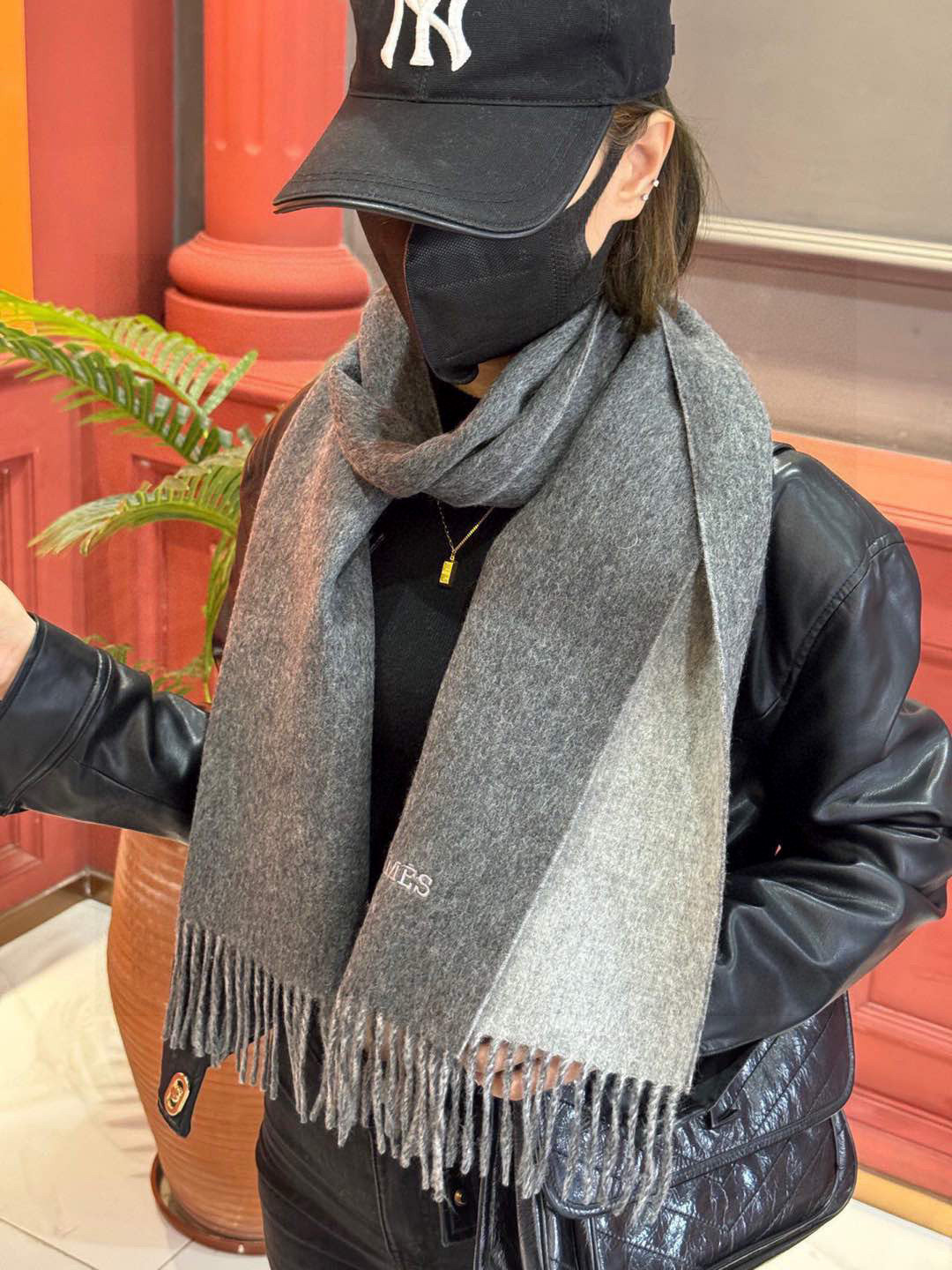  ✨✨太美了😍 爱马仕 情侣款 美到要尖叫😱专柜最新款🎊英伦欧美范儿 又是一款即时尚又实用的大围巾&长巾