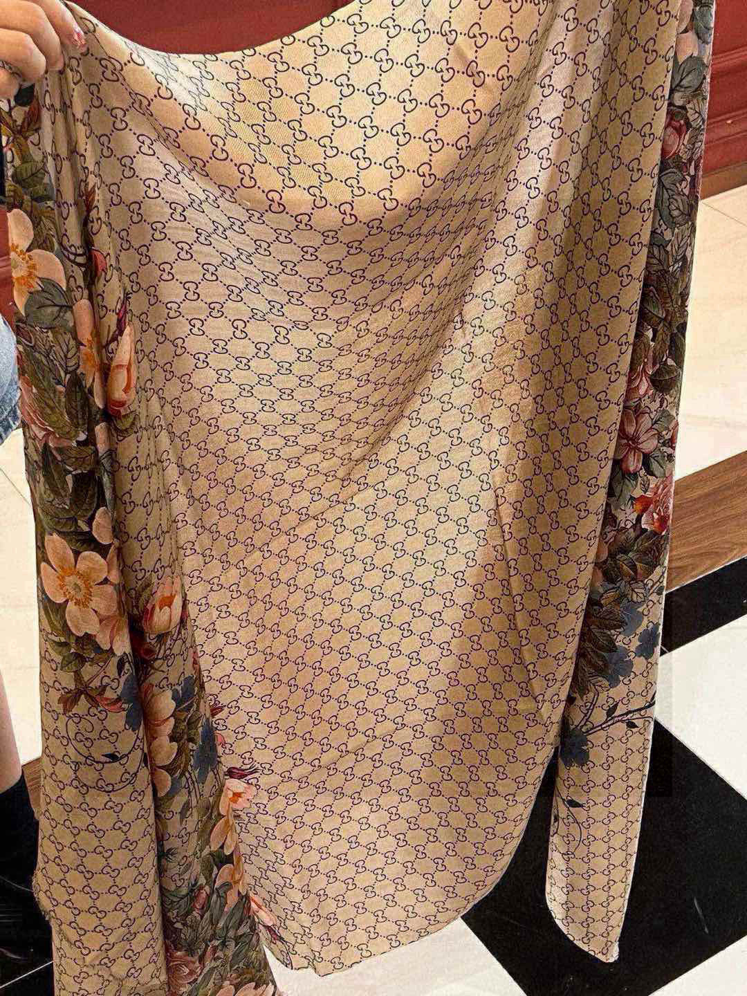  💟秀外慧中，美到过分❗️上身效果疯狂的喜欢❗️Gucci New~300支高端戒指绒！真心美爆了的设计