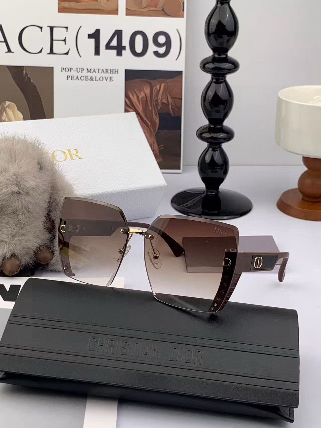  🔺 【DIOR-迪奥】2025开春新款 潮流爆款 时尚方框太阳镜 高品质 佩戴舒适 网红潮款墨镜 女士