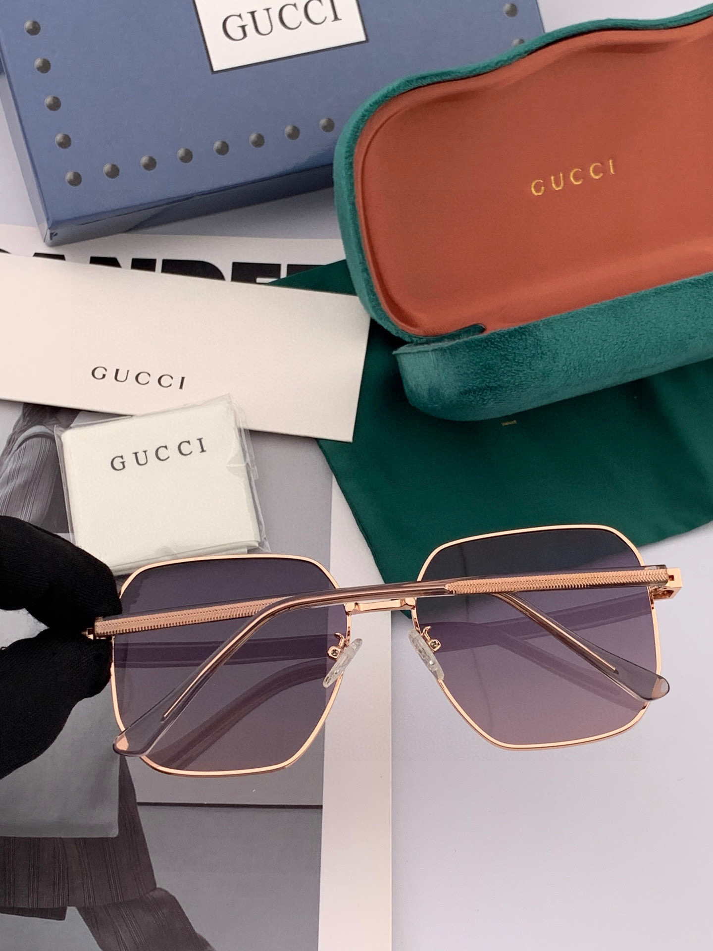  【偏光系列】Gucci   经典的方框设计，不挑脸型，无论搭配大衣还是连衣裙都非常显气质尼龙偏光镜片预