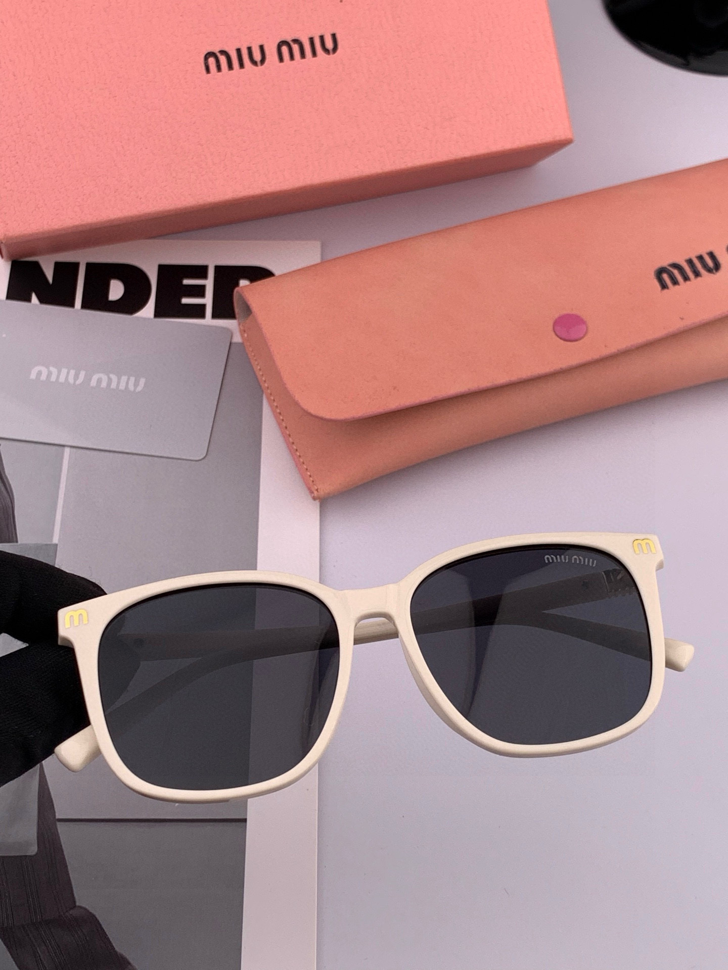   MIUMIU/缪缪🖇🖇2025🌟闪耀新款璀璨登台 ❤❤太阳镜潮品 精致个性设计简约时尚 专柜品质值得