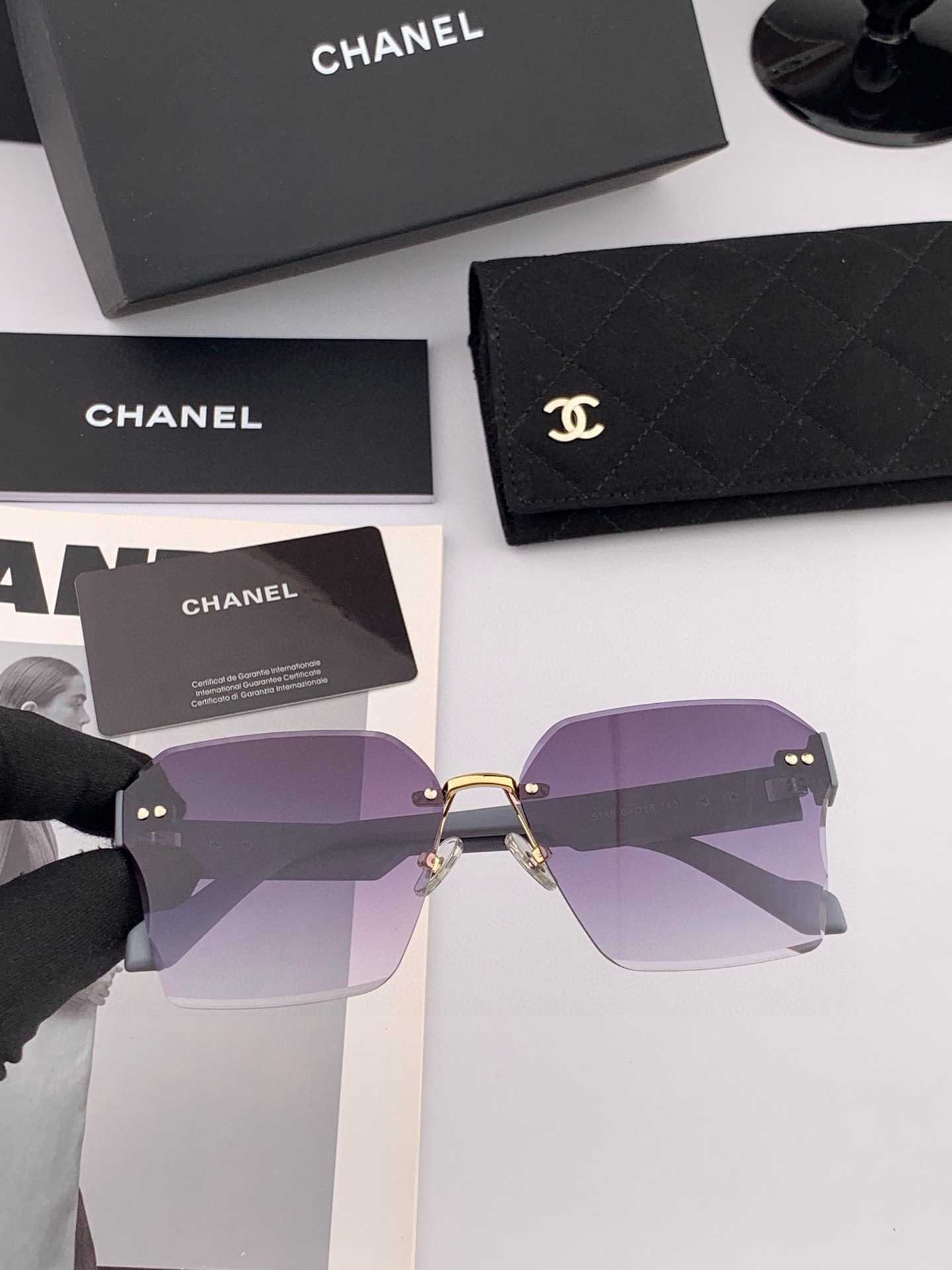  【CHANEL】香奈儿 2025新款潮流爆款 时尚方框太阳镜 佩戴舒适 网红潮款墨镜  女士高清加厚偏