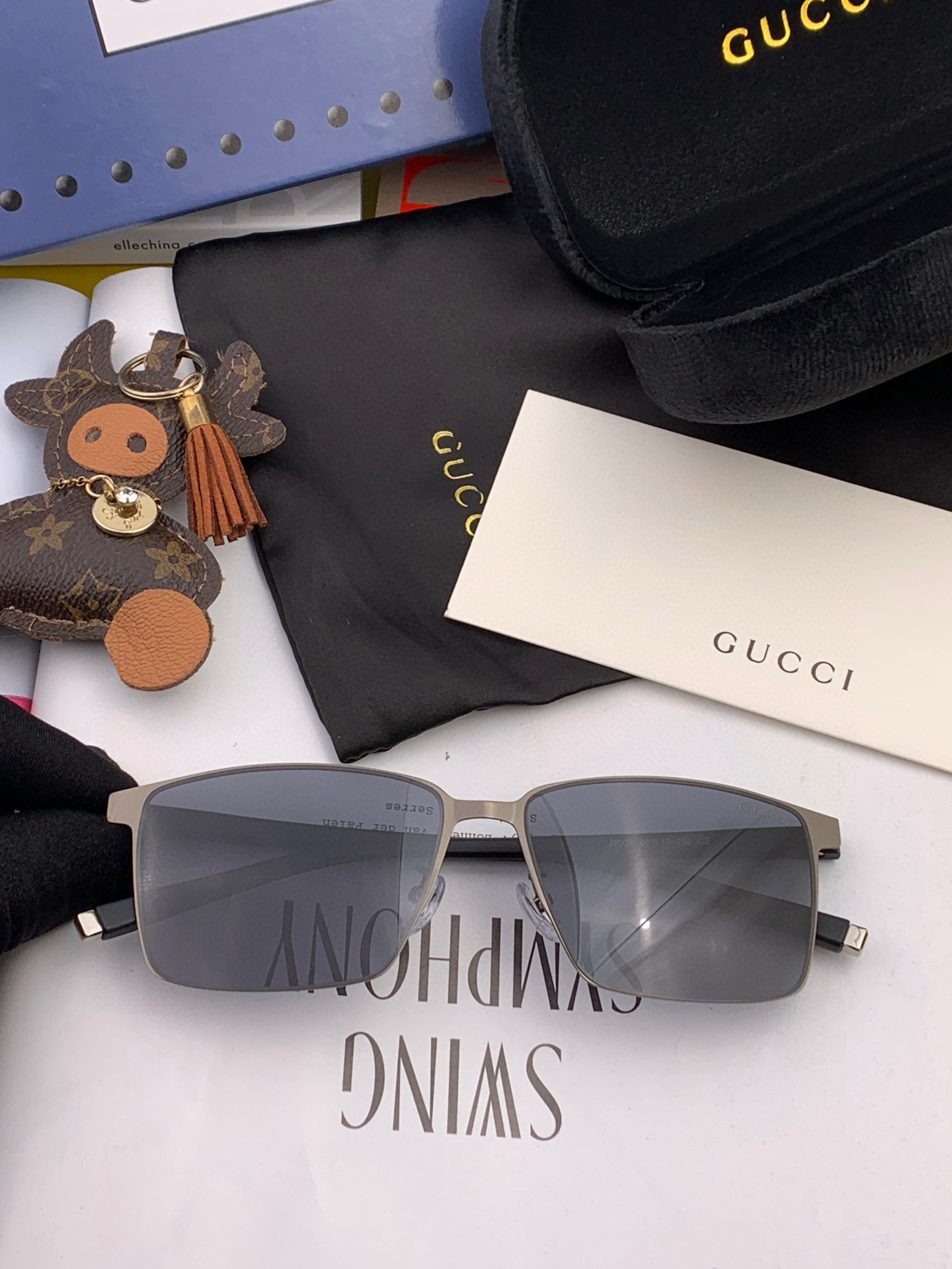         GUCCI 男款炫彩飞行员偏光太阳镜 ❤️材质：高清尼龙加厚卡槽高清偏光镜片 🌹无边框镜