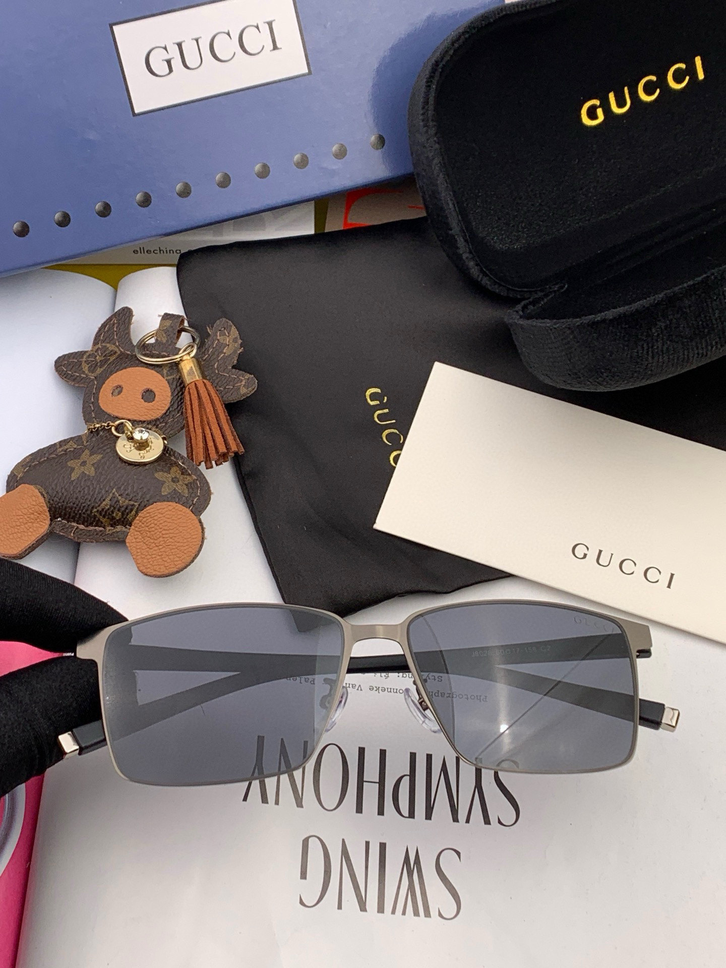         GUCCI 男款炫彩飞行员偏光太阳镜 ❤️材质：高清尼龙加厚卡槽高清偏光镜片 🌹无边框镜