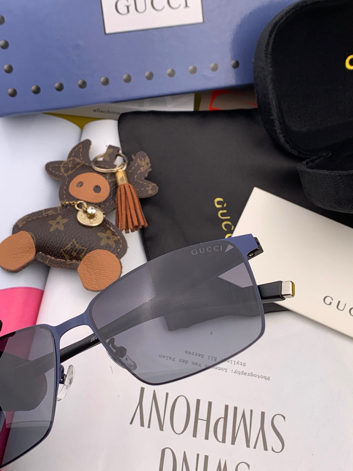         GUCCI 男款炫彩飞行员偏光太阳镜 ❤️材质：高清尼龙加厚卡槽高清偏光镜片 🌹无边框镜