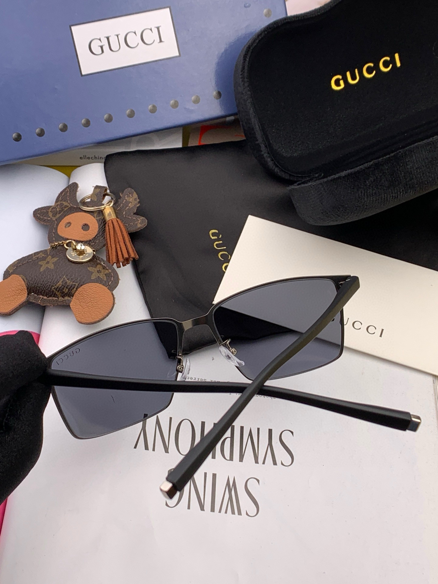         GUCCI 男款炫彩飞行员偏光太阳镜 ❤️材质：高清尼龙加厚卡槽高清偏光镜片 🌹无边框镜