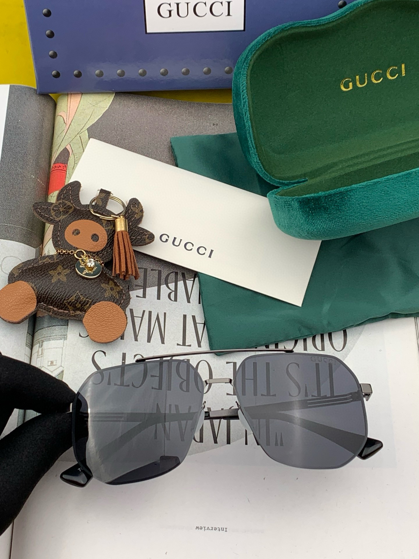        GUCCI 男款炫彩飞行员偏光太阳镜 ❤️材质：高清尼龙加厚卡槽高清偏光镜片 🌹无边框镜架