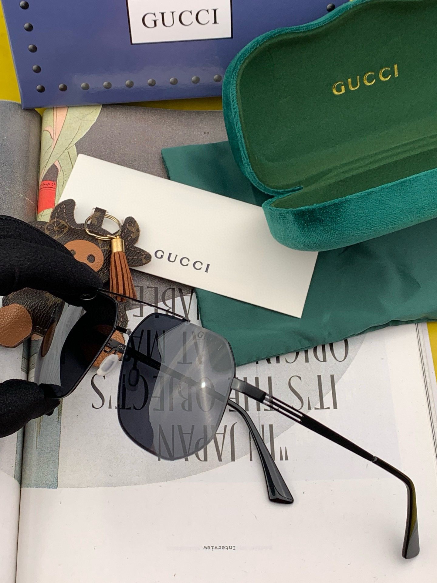        GUCCI 男款炫彩飞行员偏光太阳镜 ❤️材质：高清尼龙加厚卡槽高清偏光镜片 🌹无边框镜架