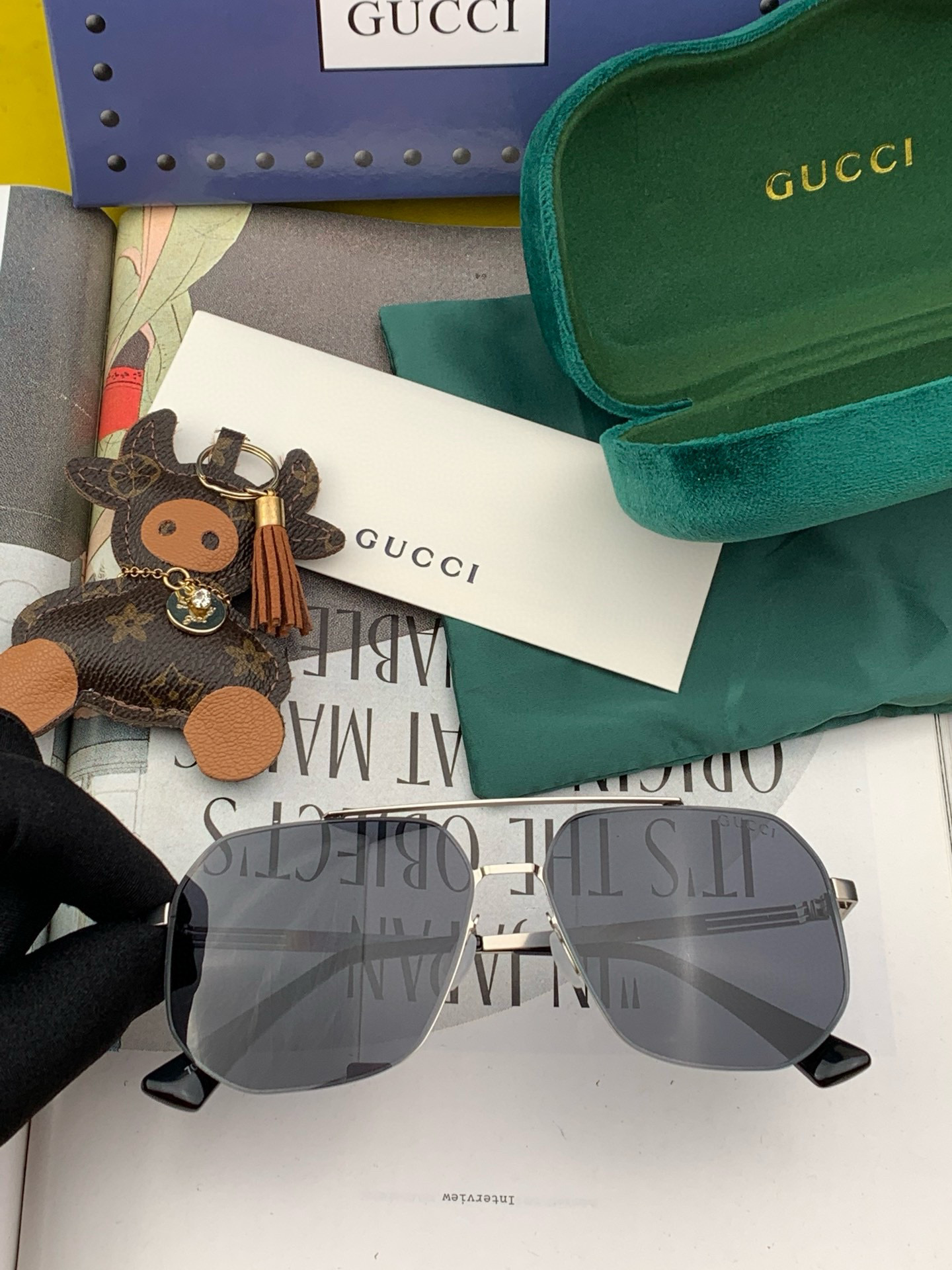        GUCCI 男款炫彩飞行员偏光太阳镜 ❤️材质：高清尼龙加厚卡槽高清偏光镜片 🌹无边框镜架