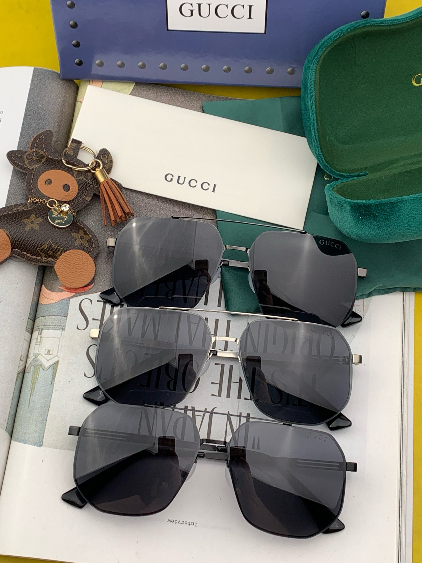        GUCCI 男款炫彩飞行员偏光太阳镜 ❤️材质：高清尼龙加厚卡槽高清偏光镜片 🌹无边框镜架