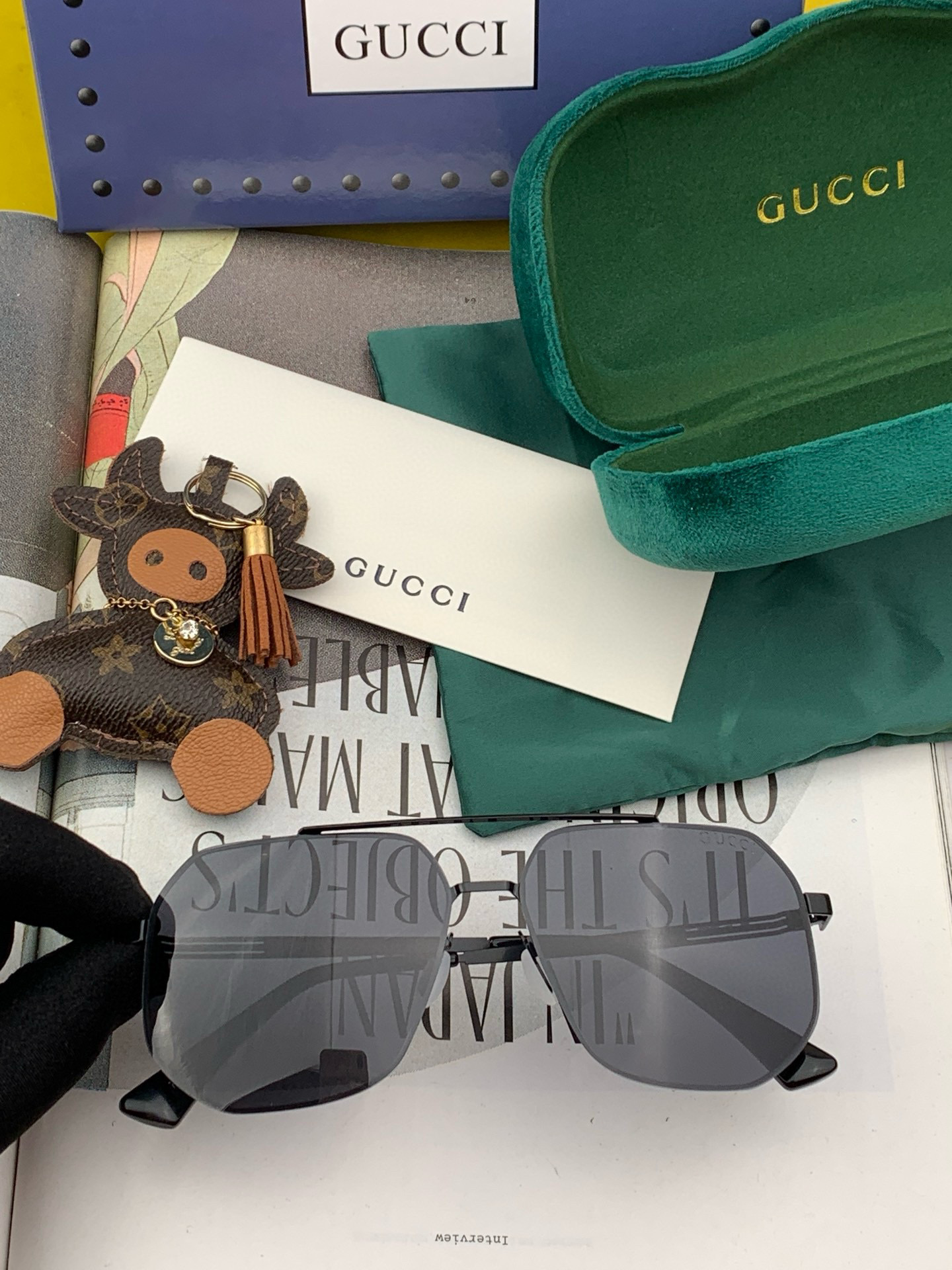        GUCCI 男款炫彩飞行员偏光太阳镜 ❤️材质：高清尼龙加厚卡槽高清偏光镜片 🌹无边框镜架