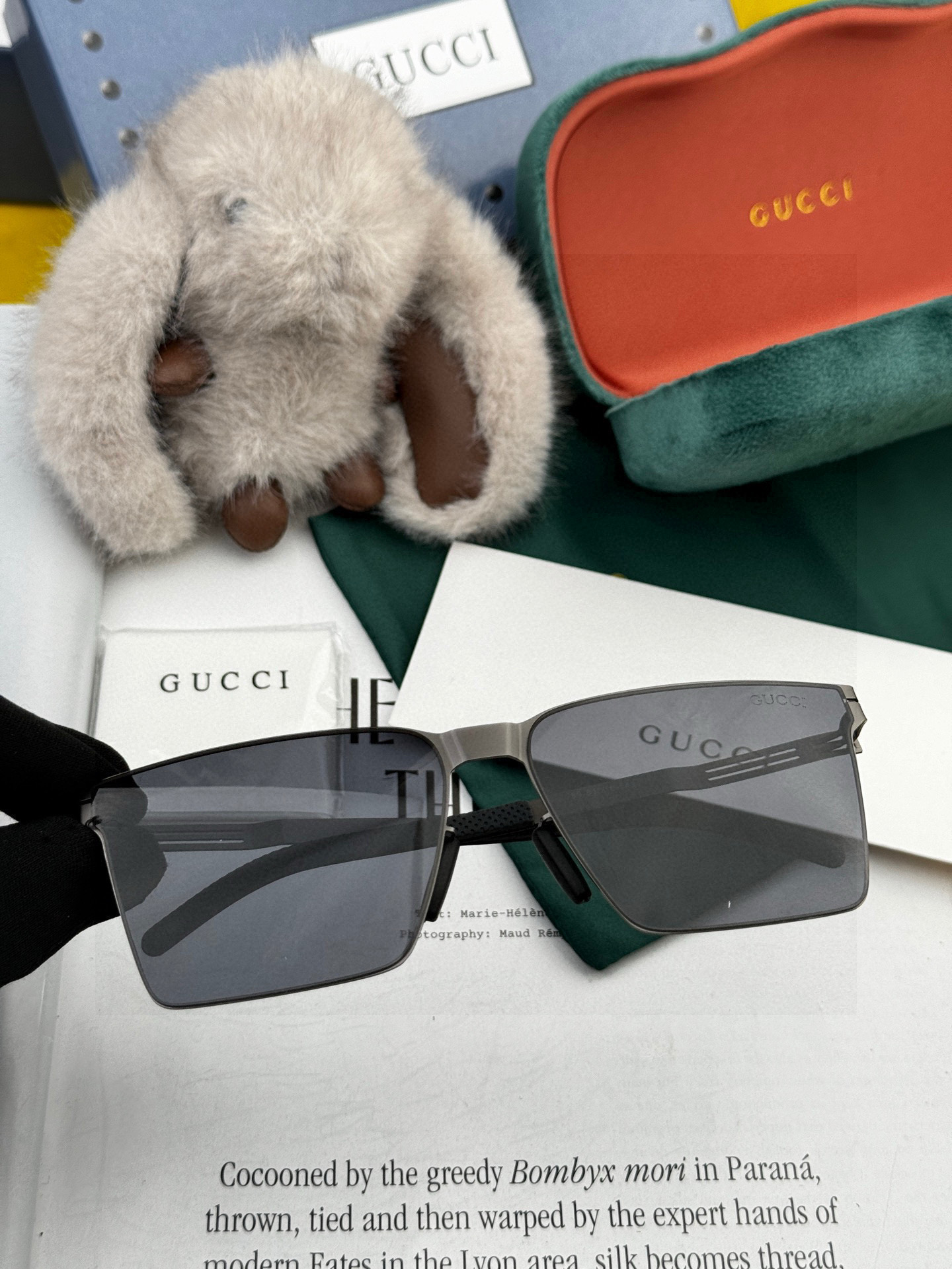       GUCC* 2025 新款男女情侣款太阳iP电镀永不褪色 卖点：超轻超有弹性整幅眼镜无螺丝重