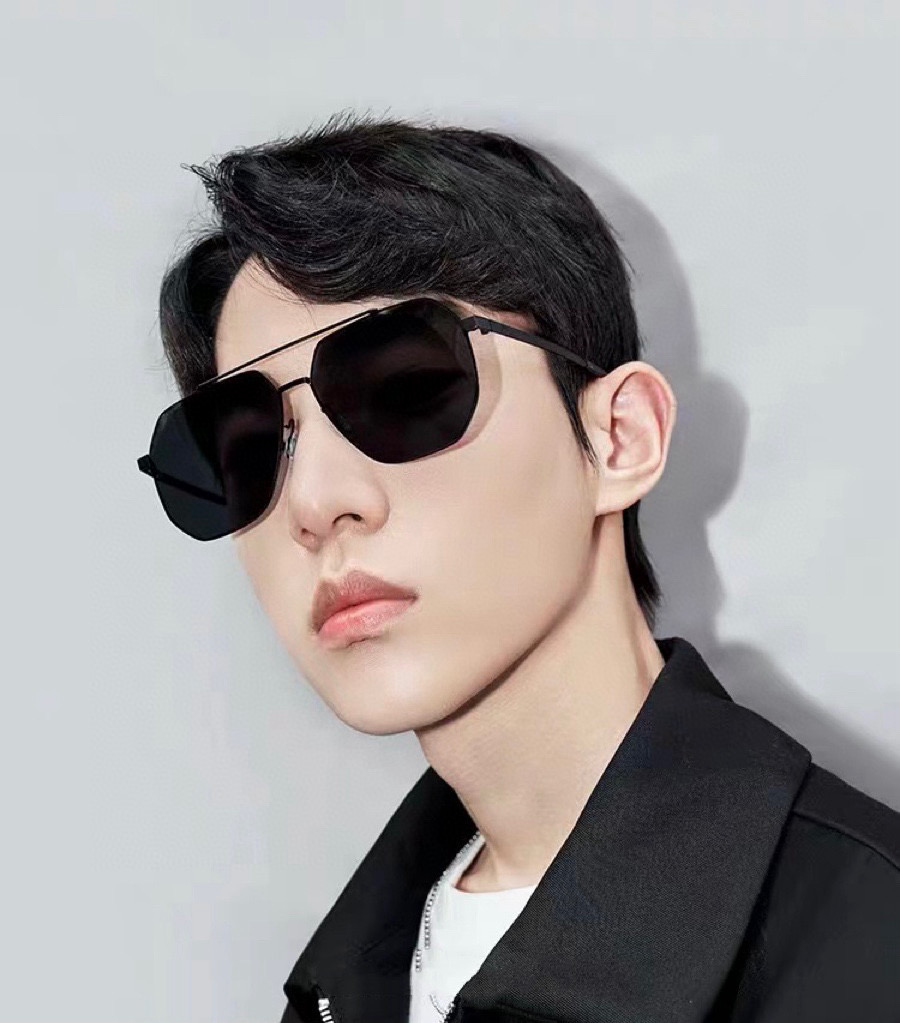      GUCCI 男款炫彩飛行員偏光太陽鏡 ❤️材質：高清尼龍加厚卡槽高清偏光鏡片 🌹無邊框鏡架💕顏