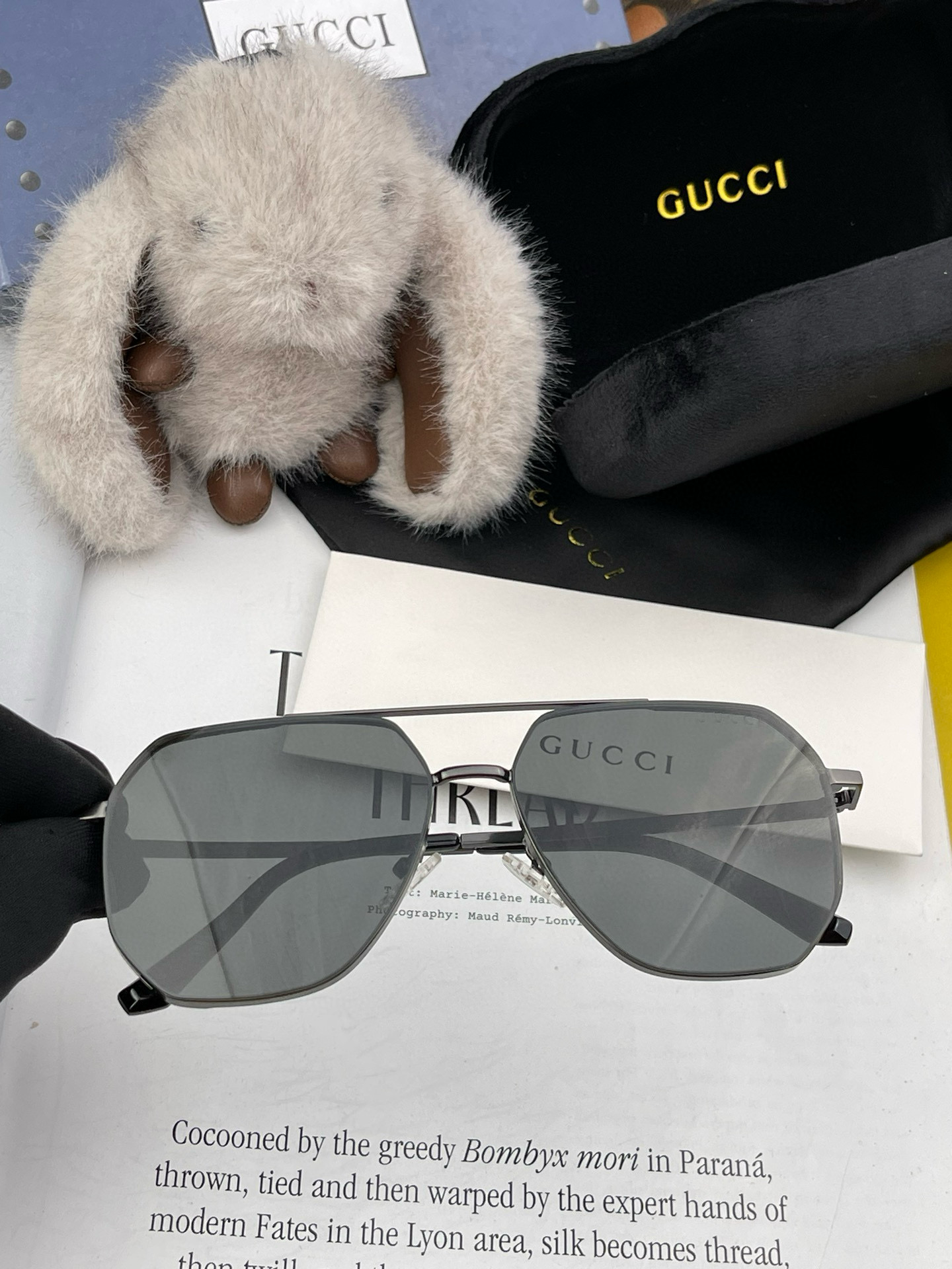      GUCCI 男款炫彩飛行員偏光太陽鏡 ❤️材質：高清尼龍加厚卡槽高清偏光鏡片 🌹無邊框鏡架💕顏