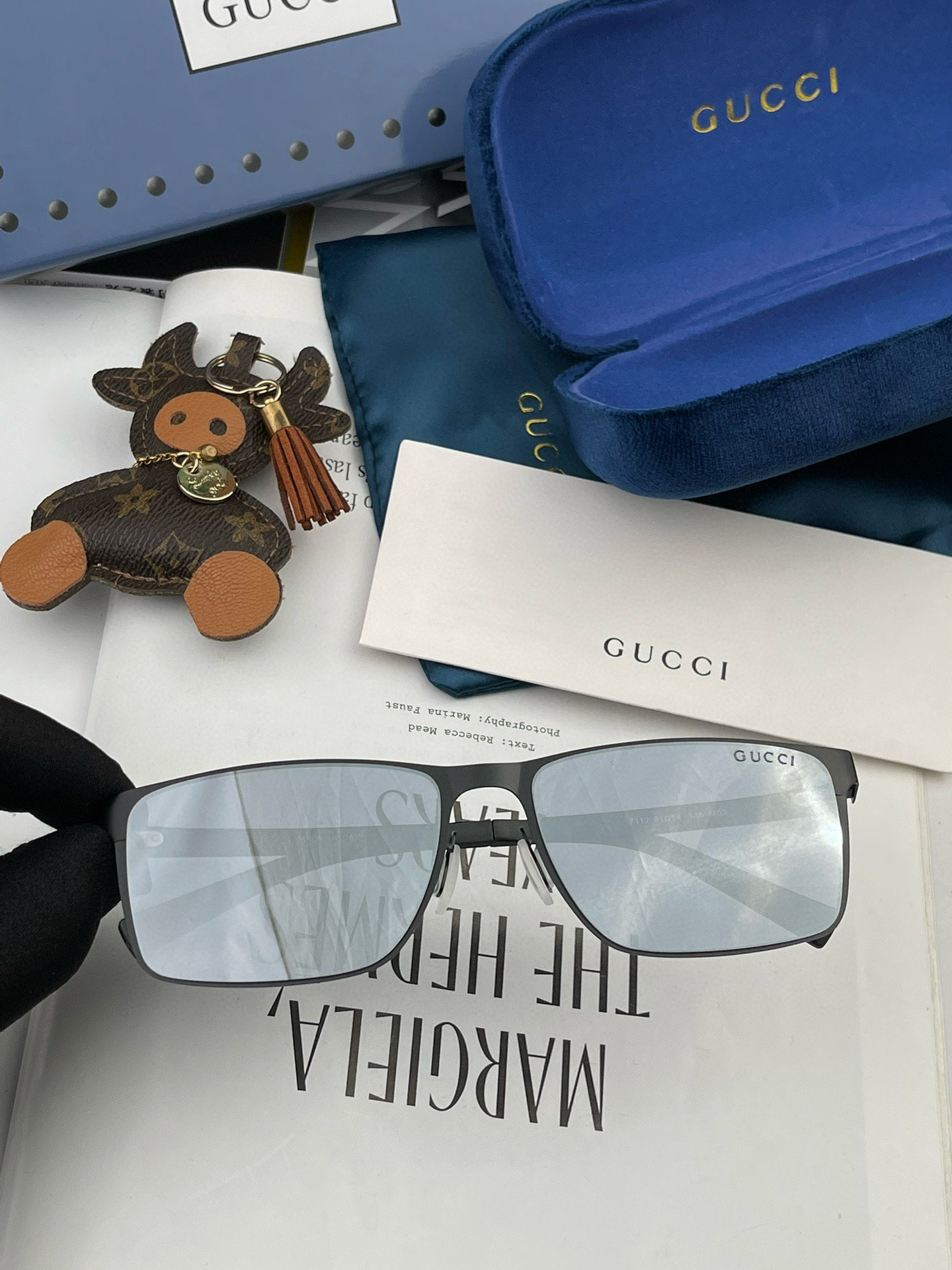         GUCCI 男款炫彩飞行员偏光太阳镜 ❤️材质：高清尼龙加厚卡槽高清偏光镜片 🌹无边框镜