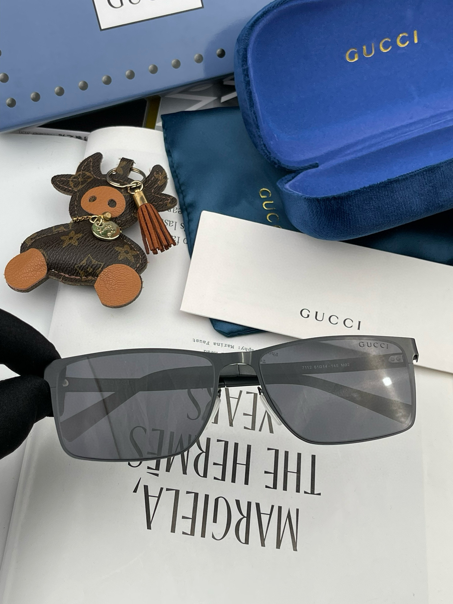         GUCCI 男款炫彩飞行员偏光太阳镜 ❤️材质：高清尼龙加厚卡槽高清偏光镜片 🌹无边框镜