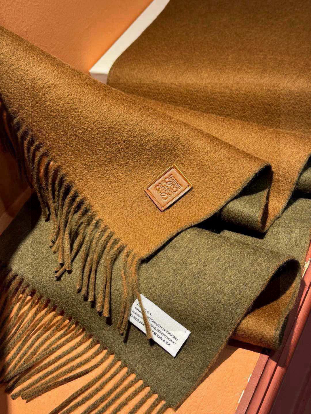  ✨✨太美了😍罗意威 情侣款 美到要尖叫😱专柜最新款🎊英伦欧美范儿 又是一款即时尚又实用的大围巾&长巾，