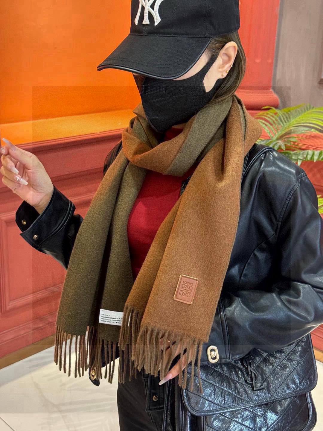  ✨✨太美了😍罗意威 情侣款 美到要尖叫😱专柜最新款🎊英伦欧美范儿 又是一款即时尚又实用的大围巾&长巾，