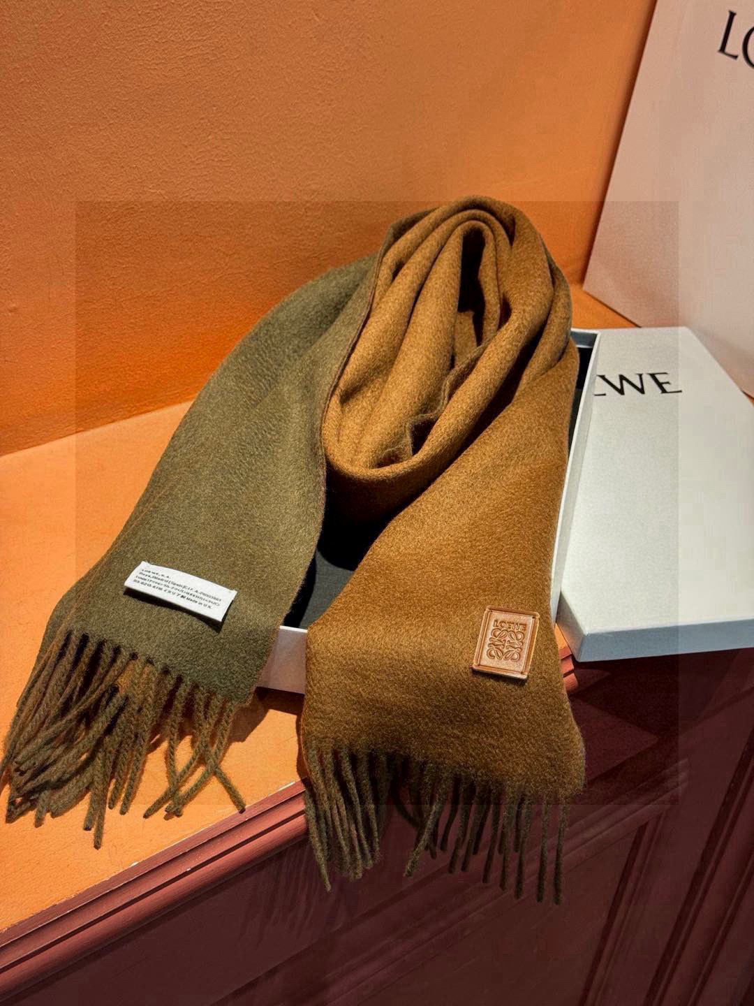  ✨✨太美了😍罗意威 情侣款 美到要尖叫😱专柜最新款🎊英伦欧美范儿 又是一款即时尚又实用的大围巾&长巾，