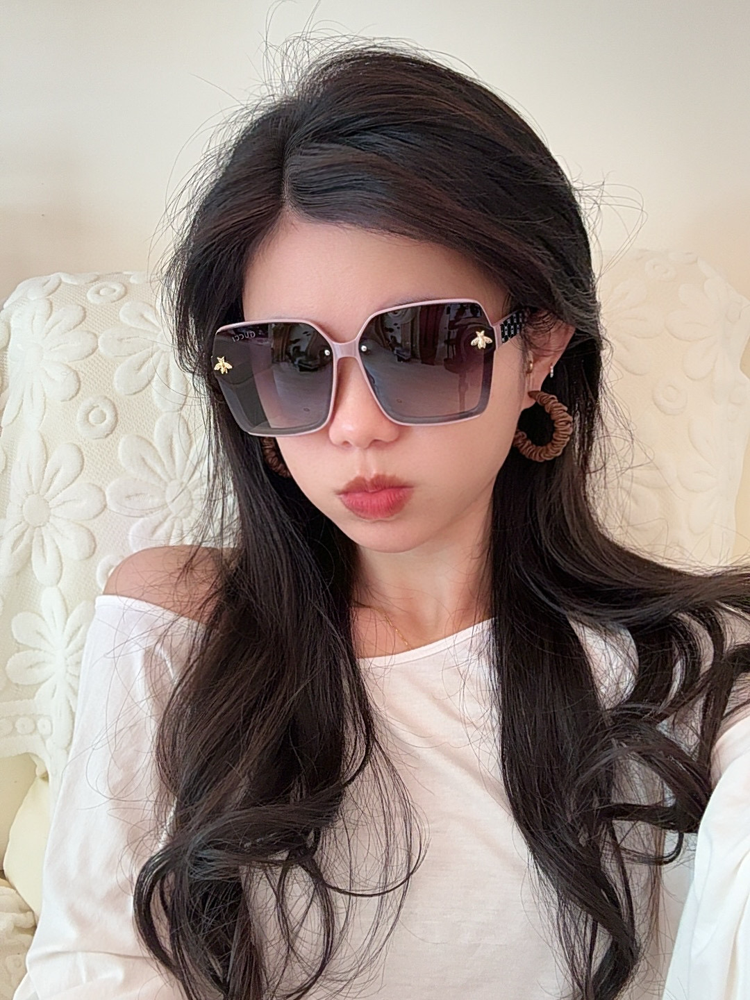 NO:368728,Super nice, cool [GUCCI] Gucci sunglasses interpret the latest spring and summer glasses with unique charm and avant-garde style, and are decorated with classic double bee logos on both sides of the square design. The texture of the middle beam is super comfortable to wear. Model G0204 glasses sunglasses, glasses, gucci, gucci19860909超好看 潮酷【GUCCI】古驰 太阳镜以独特魅力和前卫风格诠释春夏最新眼镜,以方框设计两边经典双小蜜蜂logo做点缀,中梁连体质感超好佩带舒适 型号G0204眼镜墨镜太阳镜,眼镜,gucci,gucci,glasses