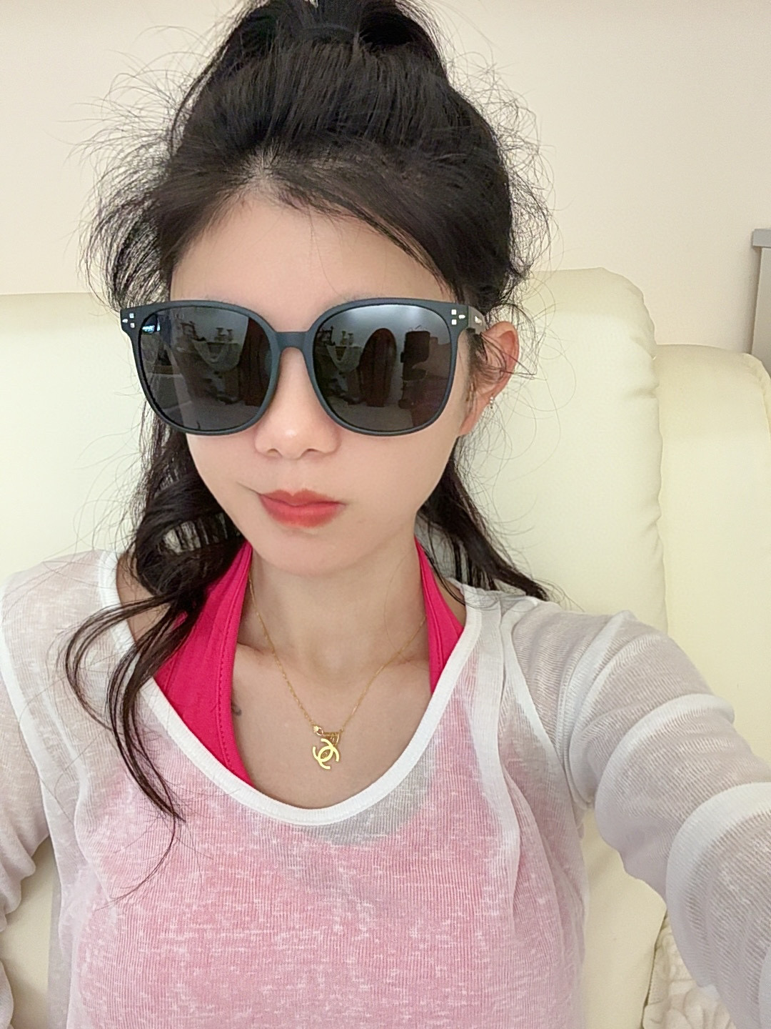 NO:368733,Super nice and cool [GUCCI] Gucci's new sunglasses interpret the latest spring and summer glasses with unique charm and avant-garde style. They are designed with square frames, and the texture of the middle beam is super comfortable to wear!  Model G7105 glasses sunglasses sunglasses, glasses, gucci, gucci19860909超好看 潮酷【GUCCI】古驰 新款款太阳镜以独特魅力和前卫风格诠释春夏最新眼镜,以方框设计,中梁连体质感超好佩带舒适 ！型号G7105眼镜墨镜太阳镜,眼镜,gucci,gucci,glasses