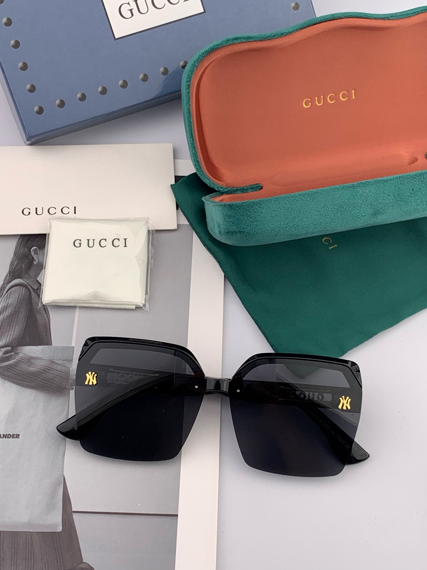   【TR偏光系列】Gucci   经典的方框设计，不挑脸型，无论搭配大衣还是连衣裙都非常显气质偏光镜片