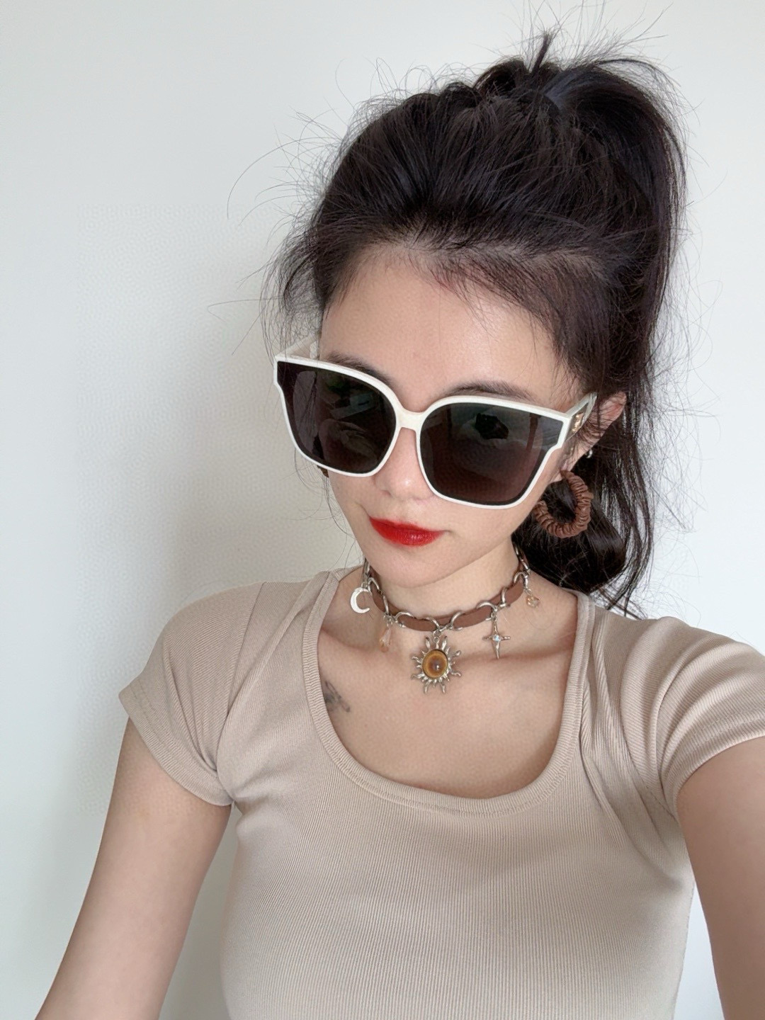 NO:368775,Serene's new model arrives [cool][cool] high quality 2-color trendy products [strong][strong] Large frame sunglasses simple logo decoration!  Sunglasses, please hurry up [Rose] [Rose] Model SL8310 Glasses Sunglasses Sunglasses, Glasses19860909瑟琳 新款到货[酷][酷]高品质 2色潮品[强][强]大框型太阳镜简约logo装饰！太阳镜,要的赶紧哦[玫瑰][玫瑰] 型号SL8310眼镜墨镜太阳镜,眼镜,glasses