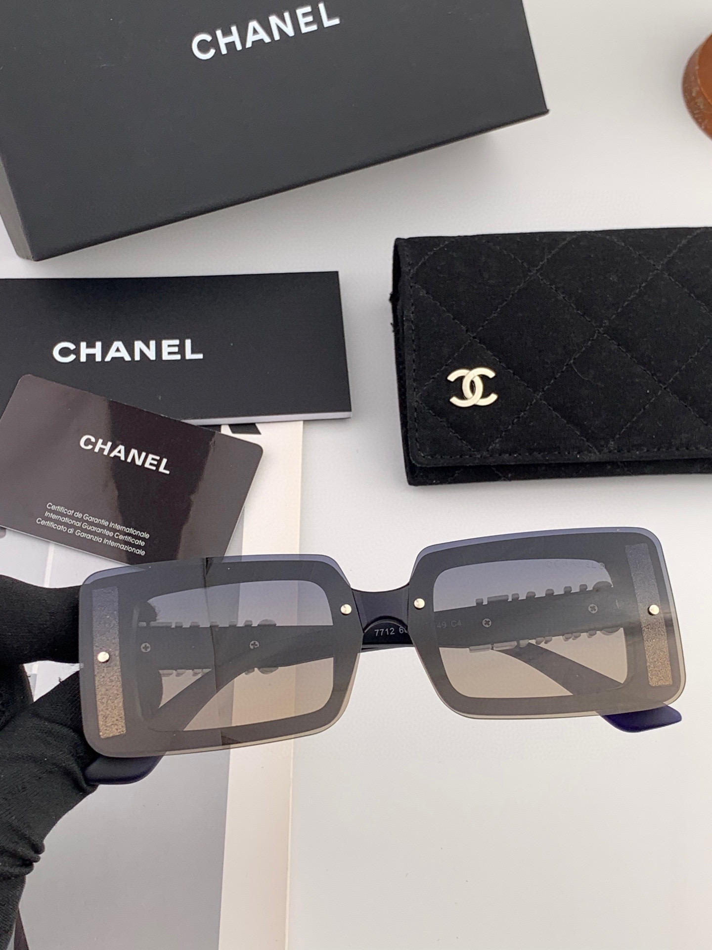  🔺 【香奈儿】2025开春新款 潮流爆款 时尚方框偏光太阳镜 高品质 佩戴舒适 网红潮款墨镜 女士高清