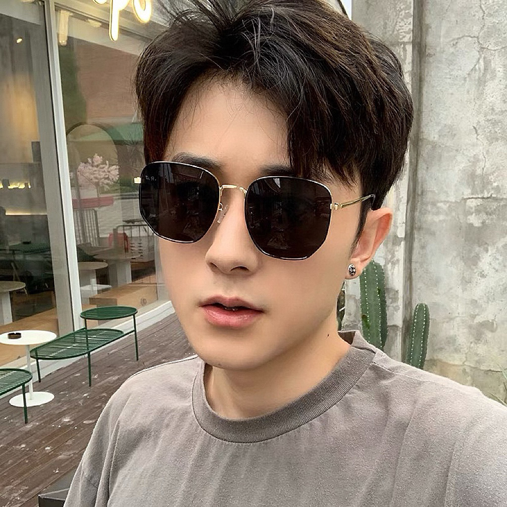   GUCCI 官网同步。  高品质男女款墨镜   👍 进口宝丽来偏光镜片  。蛤蟆镜 开车钓鱼都可 。