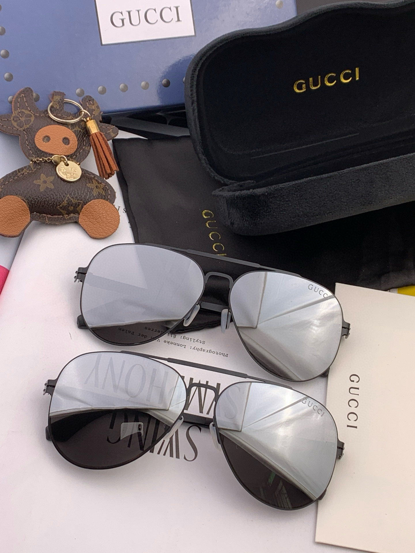   GUCCI 2025新款超轻无螺丝压不坏系列情侣款太阳镜高清尼龙镜片 商务旅行版 绅士高清太阳眼镜 