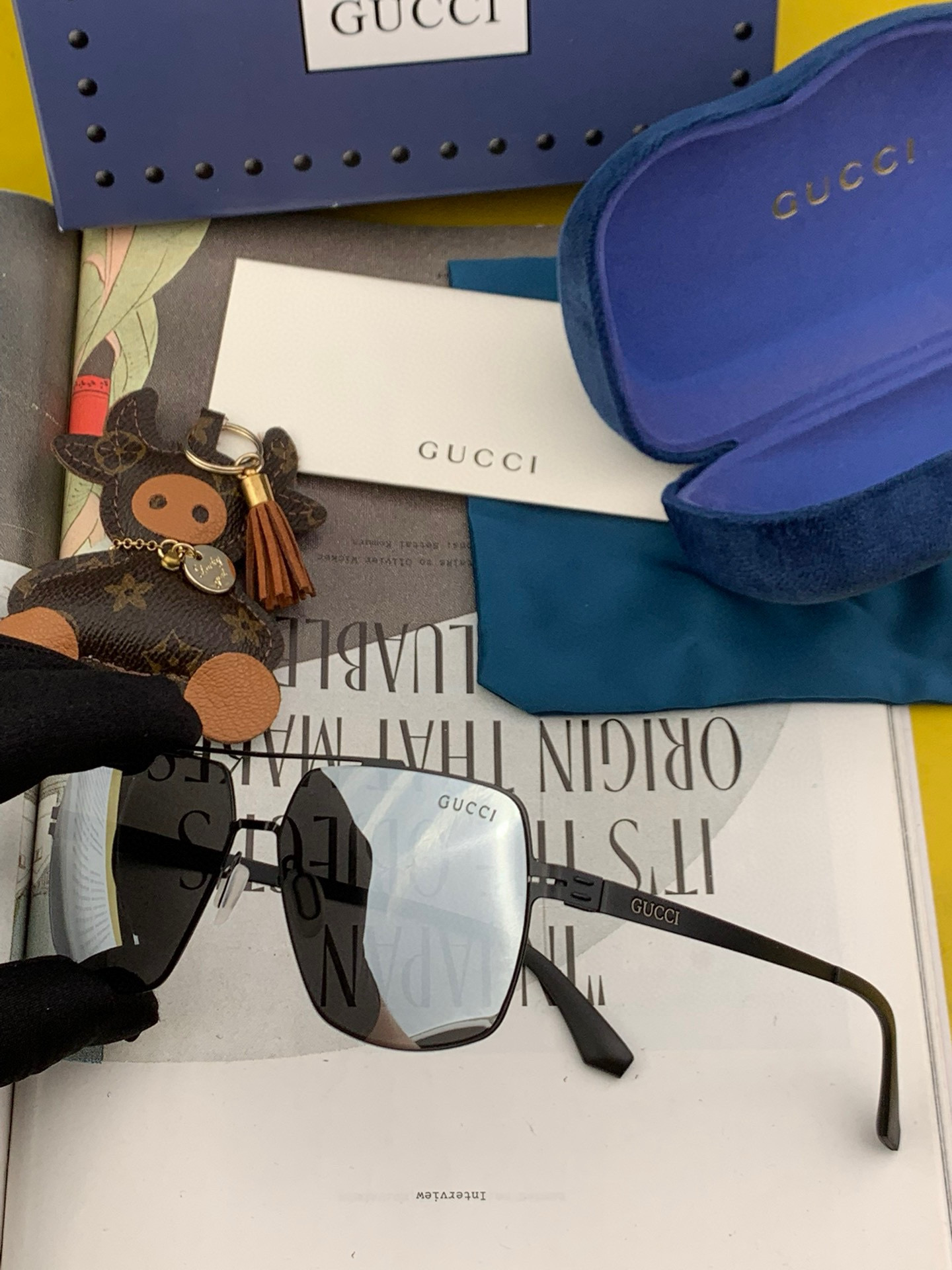      GUCC* 新款男女情侣款太阳iP电镀永不褪色 卖点：超轻超有弹性整幅眼镜无螺丝重要的是压不坏