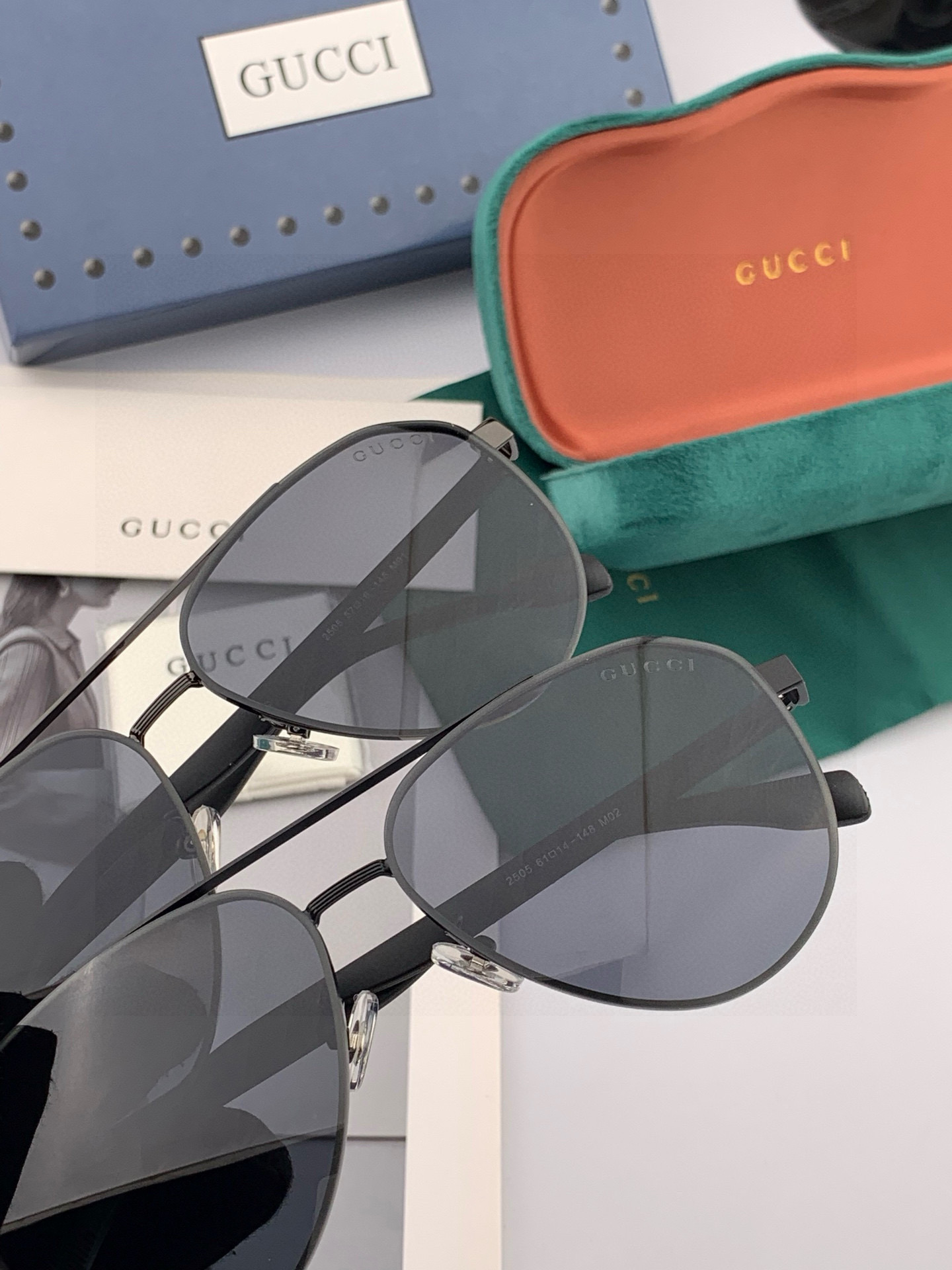        GUCCI 男款炫彩飞行员偏光太阳镜 ❤️材质：高清尼龙加厚卡槽高清偏光镜片 🌹无边框镜架