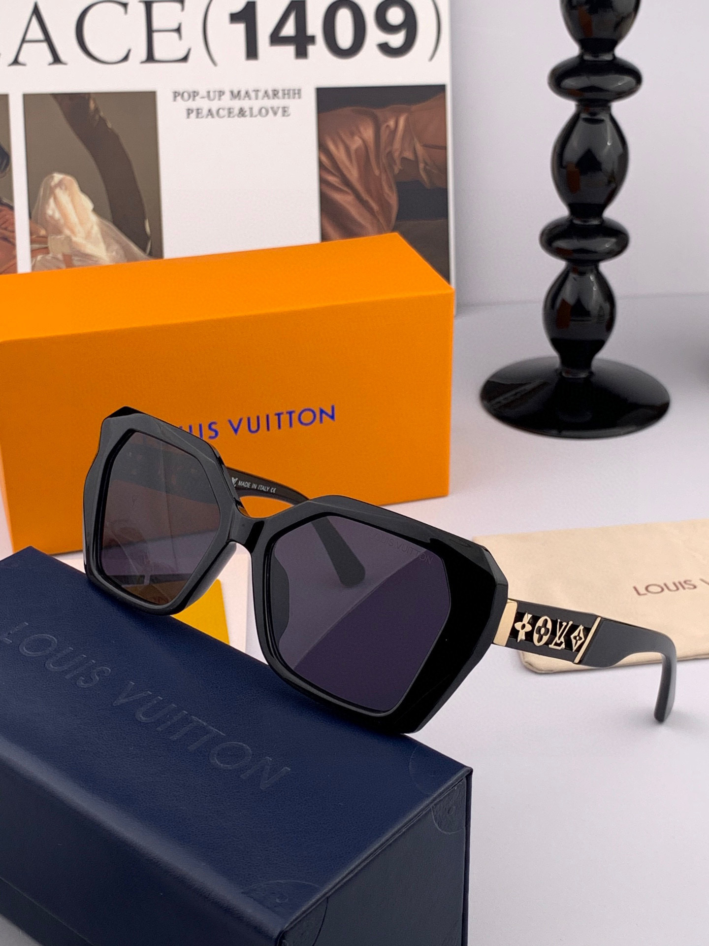  LV 2025年开春新款  潮流爆款 时尚方框太阳镜 高品质 佩戴舒适 网红潮款墨镜 型号L5230