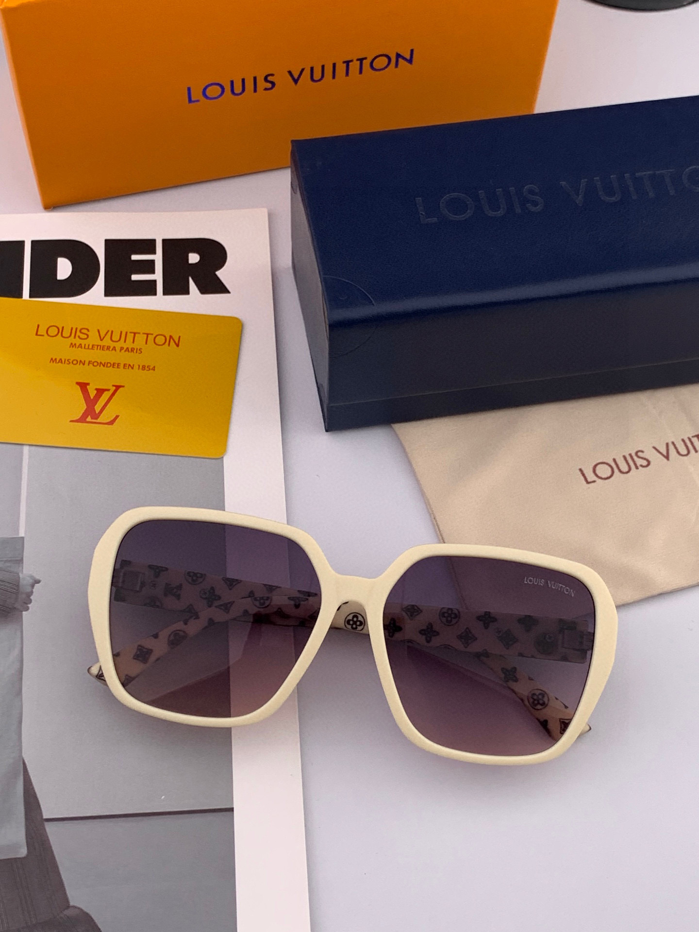  LV 2025年开春新款  潮流爆款 时尚方框太阳镜 高品质 佩戴舒适 网红潮款墨镜 型号L3305