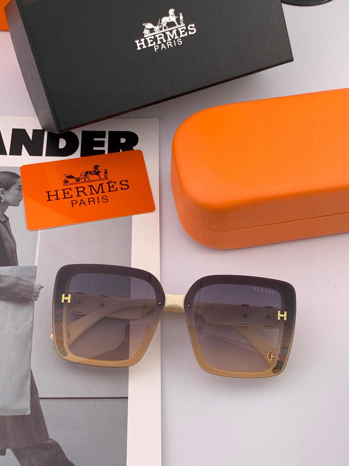    HERMES 爱马仕 2025开春新款🎈原版出货 网红超爆款💙经典奢华全球风强酷亲亲 时尚方框太阳