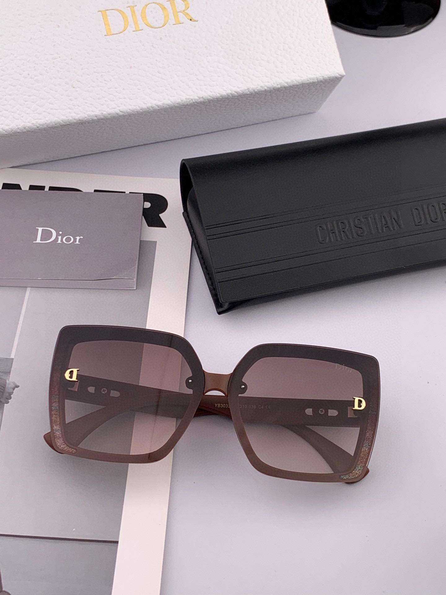 🔺 【DIOR-迪奥】2025开春新款 潮流爆款 时尚方框太阳镜 高品质 佩戴舒适 网红潮款墨镜 型号：