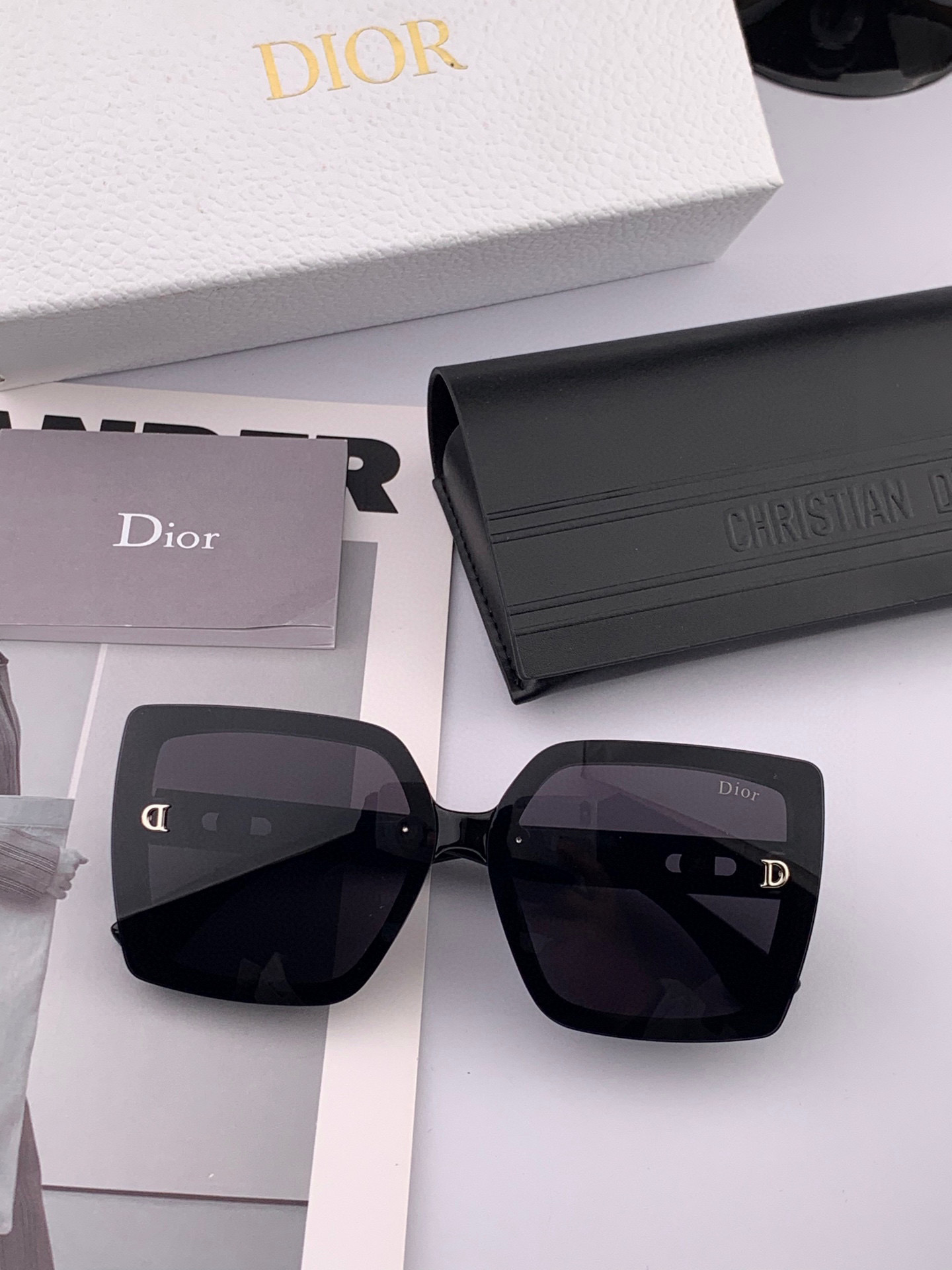 🔺 【DIOR-迪奥】2025开春新款 潮流爆款 时尚方框太阳镜 高品质 佩戴舒适 网红潮款墨镜 型号：