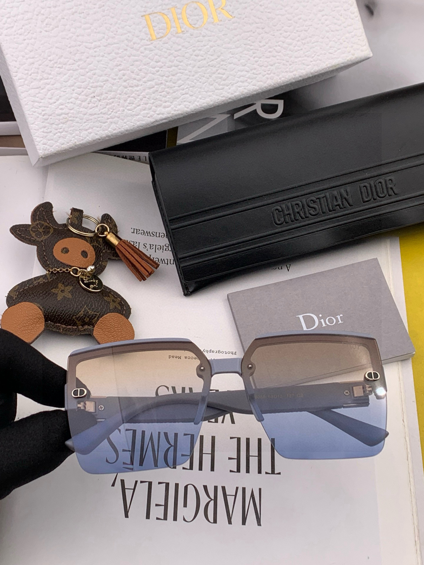 🔺 【DIOR-迪奥】2025开春新款 潮流爆款 时尚方框太阳镜 高品质 佩戴舒适 网红潮款墨镜 型号：