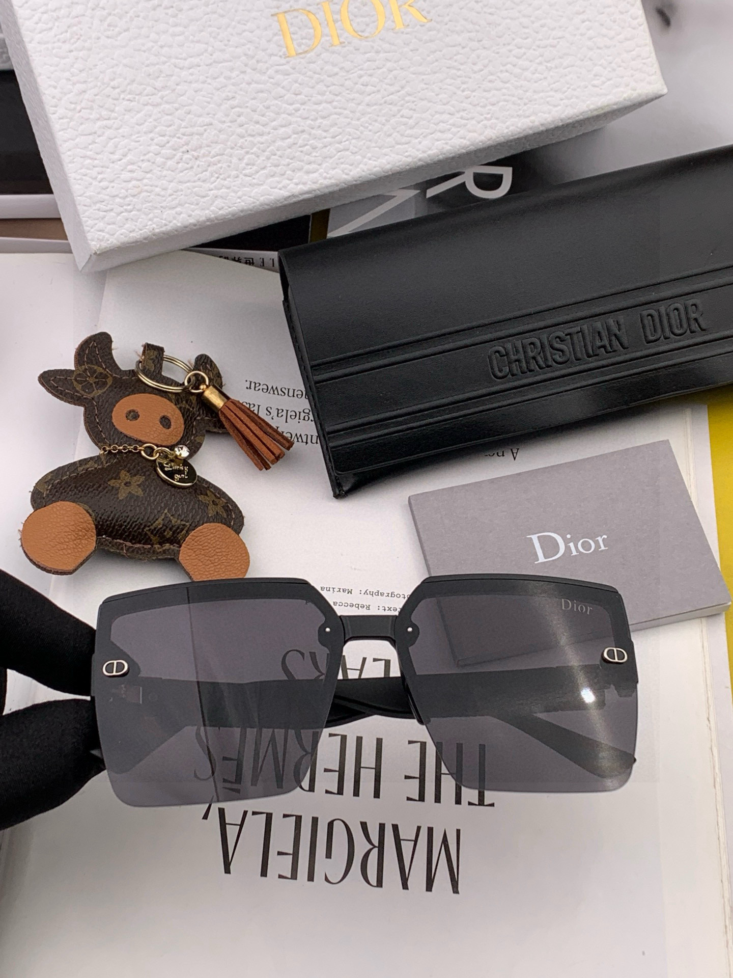 🔺 【DIOR-迪奥】2025开春新款 潮流爆款 时尚方框太阳镜 高品质 佩戴舒适 网红潮款墨镜 型号：