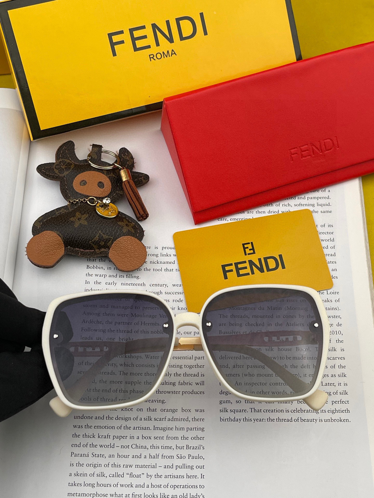 🔺 【芬迪】2025开春新款 潮流爆款 时尚方框偏光太阳镜 高品质 佩戴舒适 网红潮款墨镜 女士高清偏光