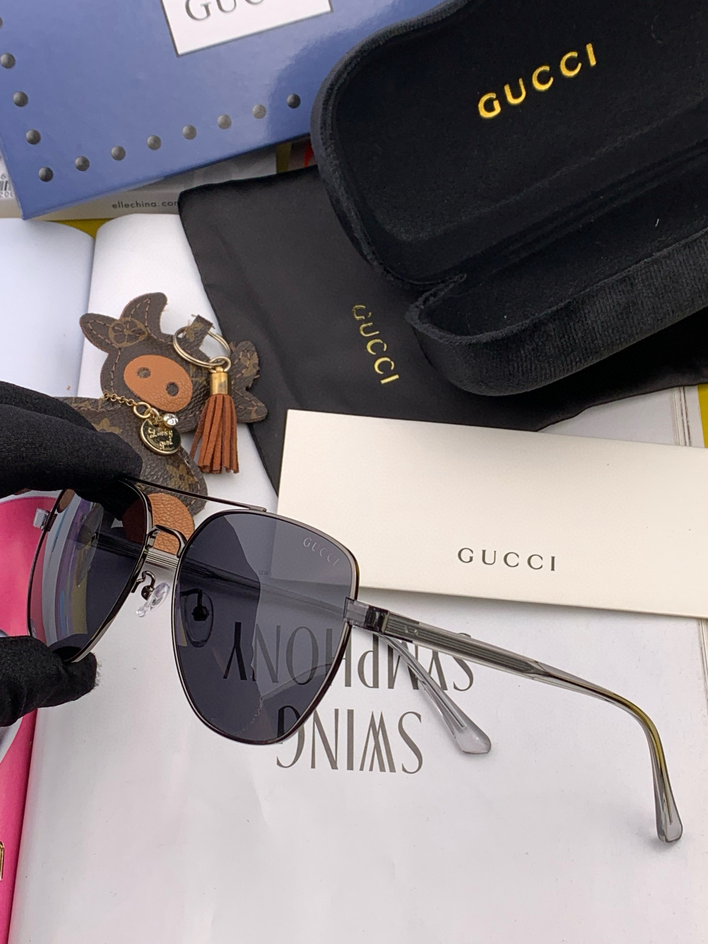   Gucci 。  高品质男女款墨镜   👍 进口宝丽来偏光镜片  。蛤蟆镜 开车钓鱼都可 。百搭显瘦