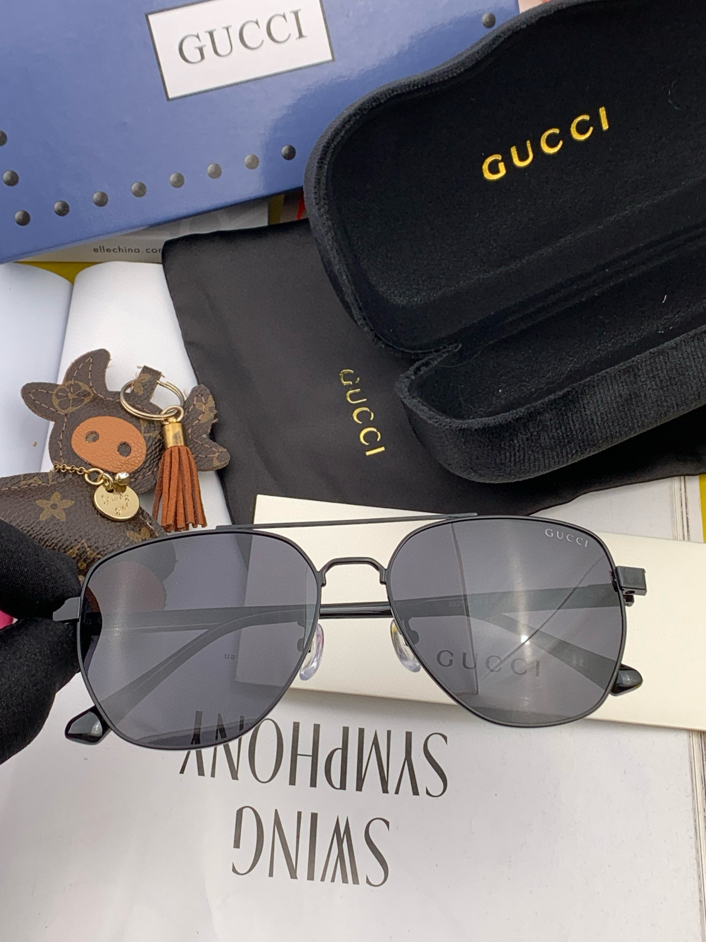   Gucci 。  高品质男女款墨镜   👍 进口宝丽来偏光镜片  。蛤蟆镜 开车钓鱼都可 。百搭显瘦