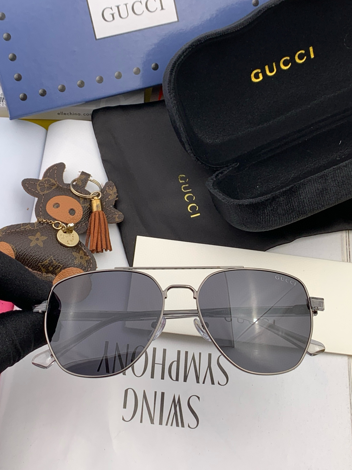   Gucci 。  高品质男女款墨镜   👍 进口宝丽来偏光镜片  。蛤蟆镜 开车钓鱼都可 。百搭显瘦