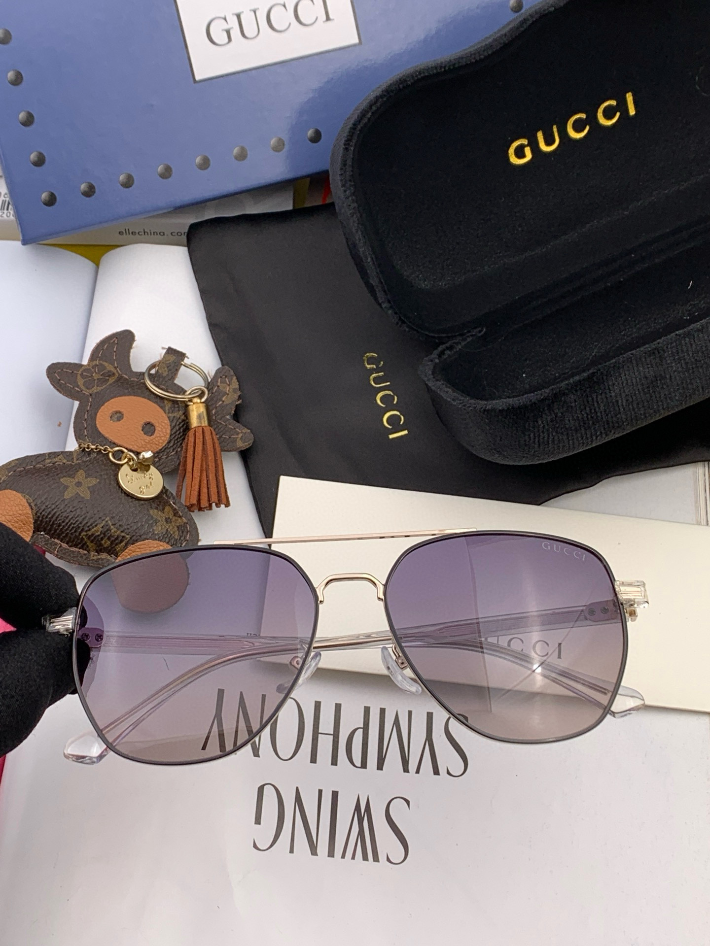   Gucci 。  高品质男女款墨镜   👍 进口宝丽来偏光镜片  。蛤蟆镜 开车钓鱼都可 。百搭显瘦