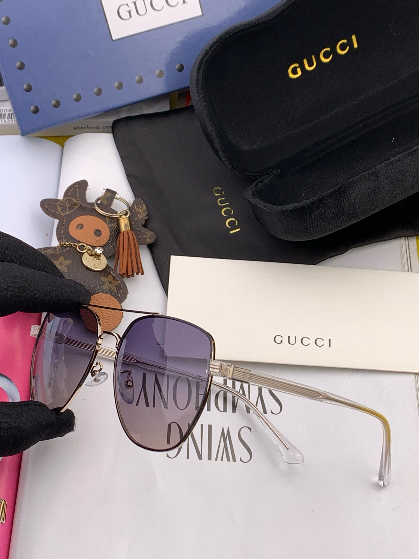   Gucci 。  高品质男女款墨镜   👍 进口宝丽来偏光镜片  。蛤蟆镜 开车钓鱼都可 。百搭显瘦