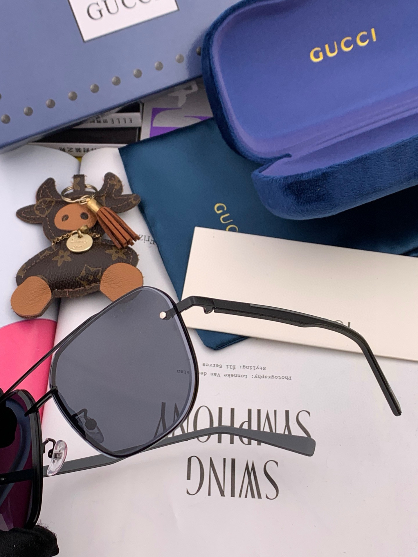         GUCCI 男款炫彩飞行员偏光太阳镜 ❤️材质：高清尼龙加厚卡槽高清偏光镜片 🌹无边框镜