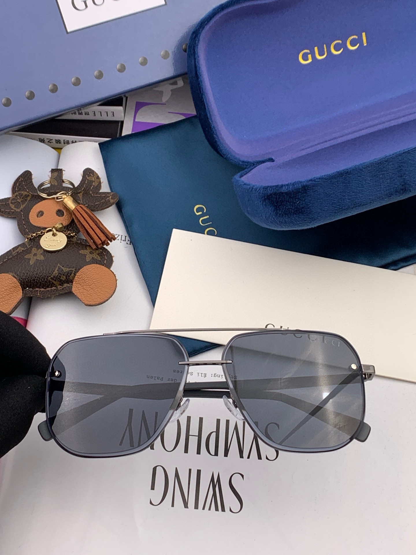         GUCCI 男款炫彩飞行员偏光太阳镜 ❤️材质：高清尼龙加厚卡槽高清偏光镜片 🌹无边框镜