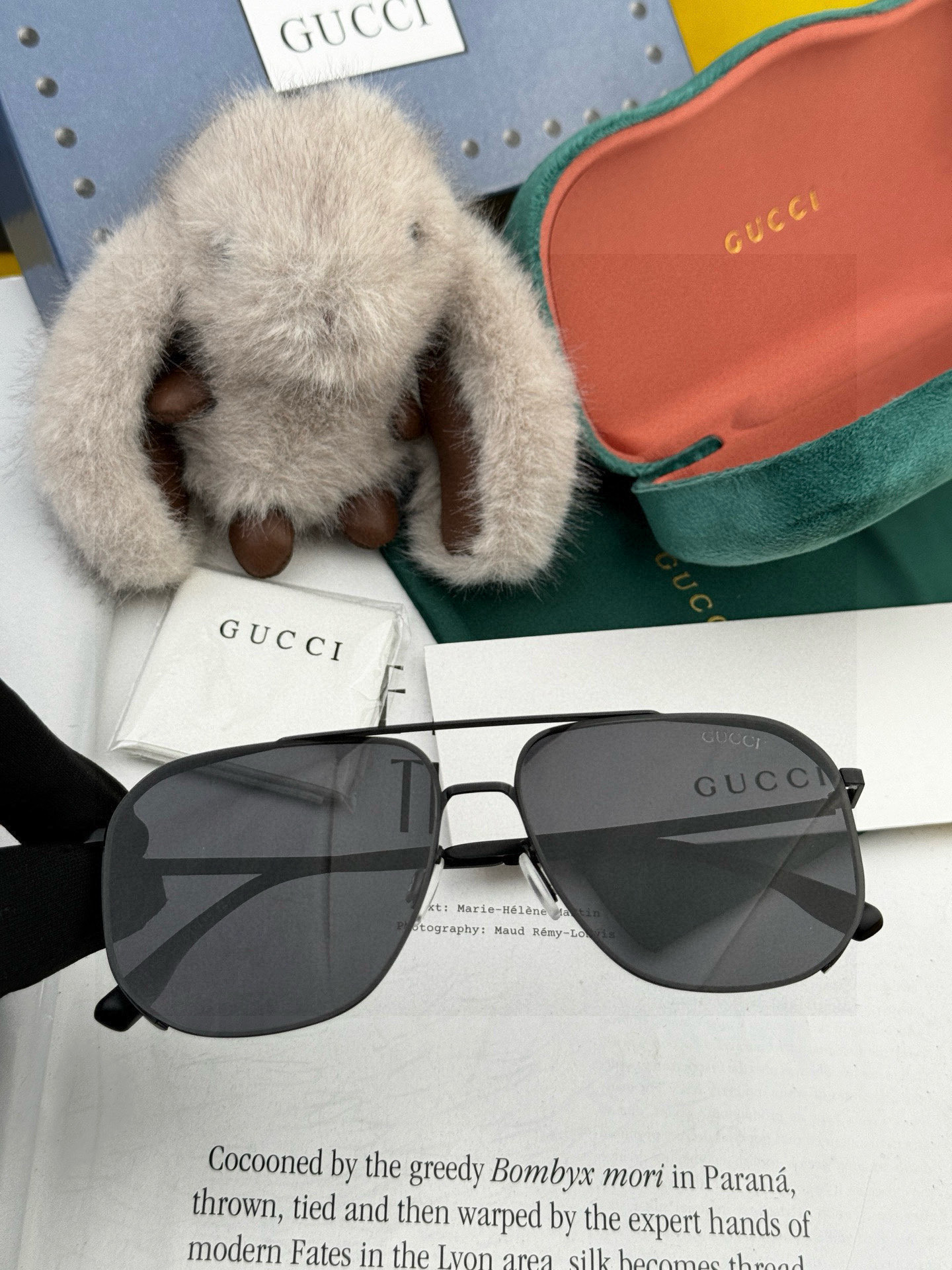         GUCCI 男款炫彩飞行员偏光太阳镜 ❤️材质：高清尼龙加厚卡槽高清偏光镜片 🌹无边框镜