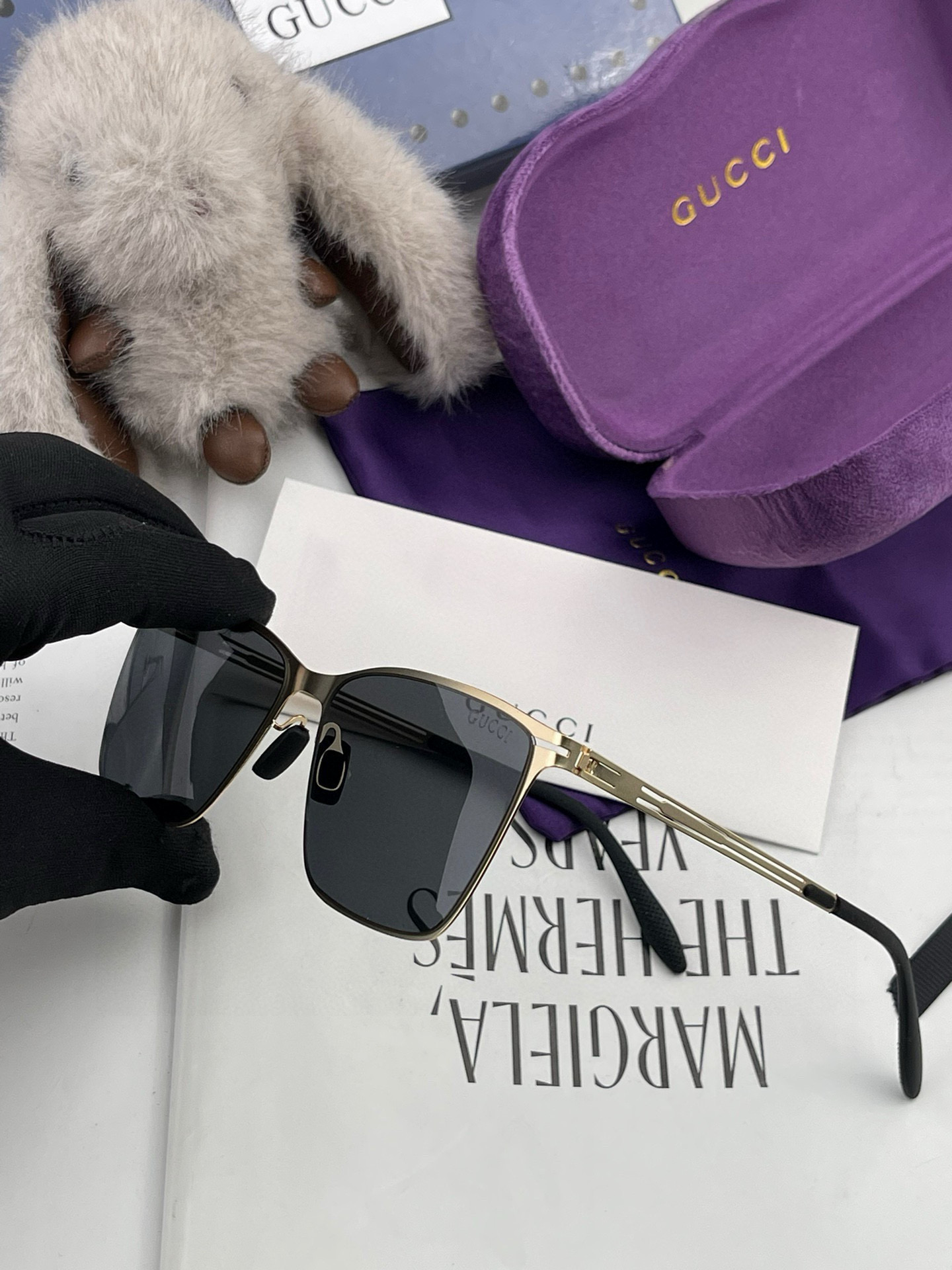       GUCC* 2025 新款男女情侣款太阳iP电镀永不褪色 卖点：超轻超有弹性整幅眼镜无螺丝重